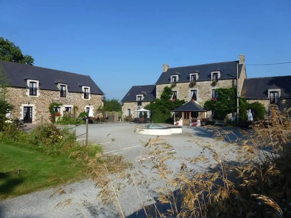 Gite Poire - Les Gites De La Lohuas Les Champs-Geraux 0*,  France
