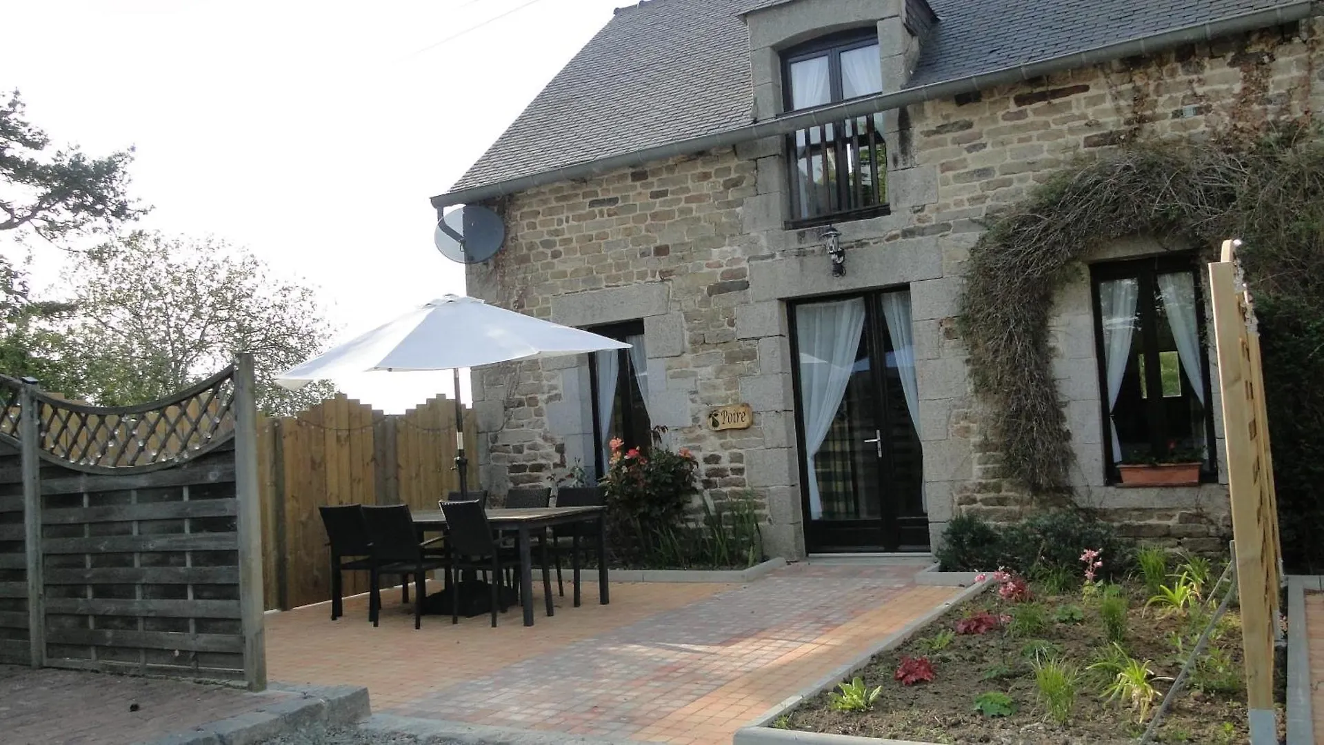 Gite Poire - Les Gites De La Lohuas Les Champs-Geraux Holiday home